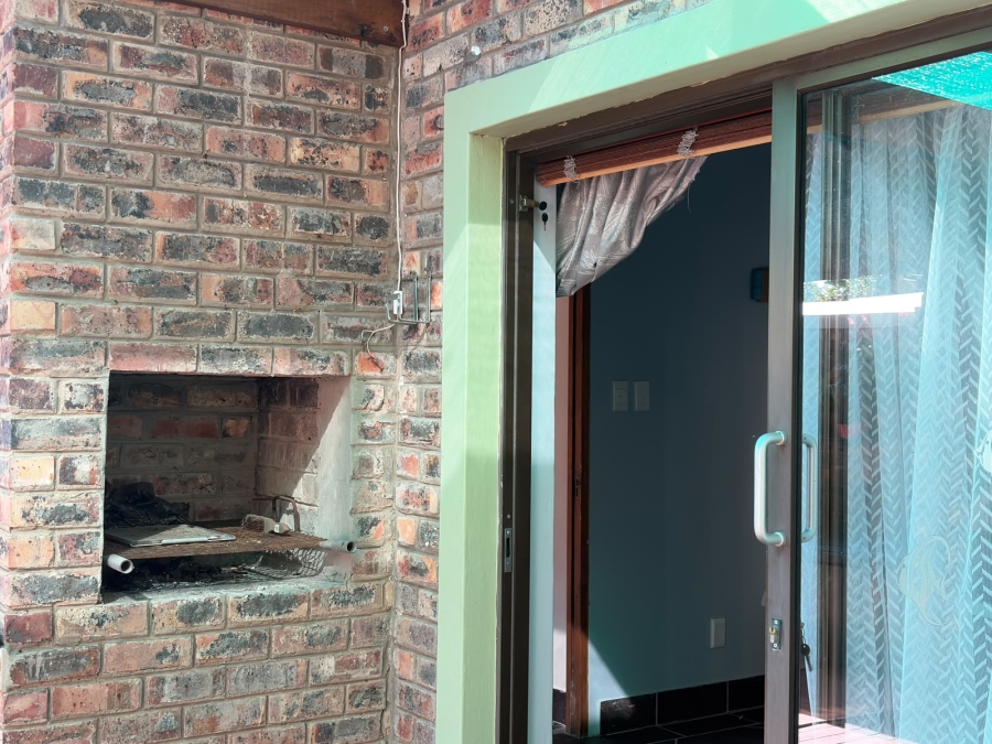 6 Bedroom Property for Sale in West Bank Eastern Cape